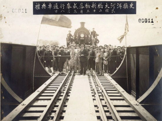 张同俊丨胶济铁路大修老照片中的“机车秀”